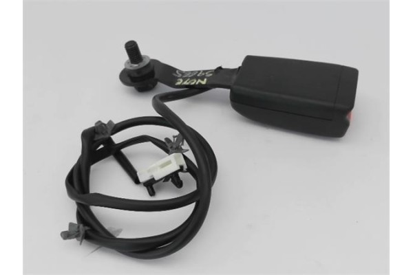 Recambio de anclaje cinturon delantero derecho para nissan note (e11e) 1.5 dci referencia OEM IAM 868429U00A  