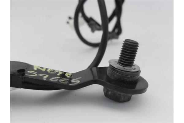 Recambio de anclaje cinturon delantero derecho para nissan note (e11e) 1.5 dci referencia OEM IAM 868429U00A  
