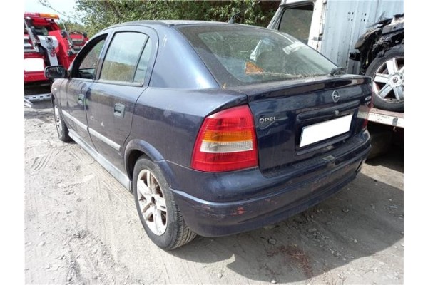 opel astra g berlina del año 2000