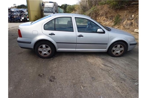 volkswagen bora berlina (1j2) del año 2000