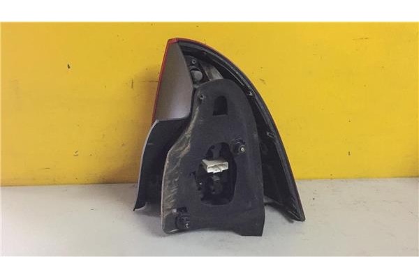 Recambio de piloto trasero izquierdo para citroen c5 berlina 1.6 attraction referencia OEM IAM E204014  