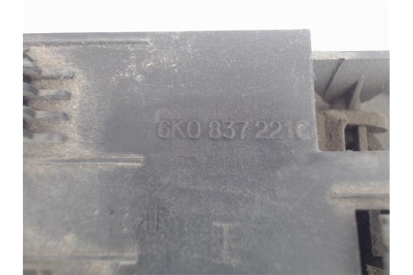 Recambio de manilla int. puerta delantero izquierda para seat cordoba berlina (6k2) 1.6 i referencia OEM IAM 6K0837221  
