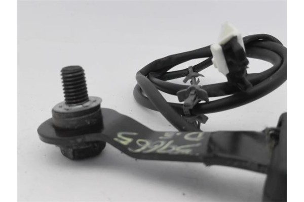 Recambio de anclaje cinturon delantero izquierdo para nissan note (e11e) 1.5 dci referencia OEM IAM 868429U00B  