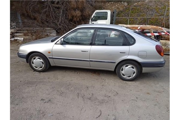 toyota corolla (e11) del año 1997