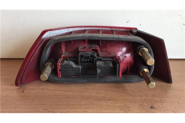 Recambio de piloto trasero derecho para alfa romeo 145 1.4 referencia OEM IAM 36380748   Recambio de piloto trasero derecho para alfa romeo 145 1.4 referencia OEM IAM 36380748