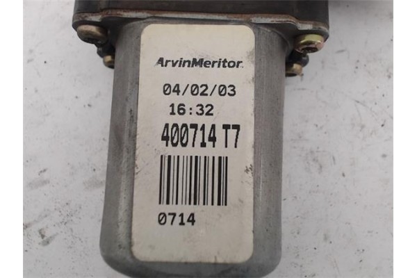 Recambio de motor elevalunas delantero derecho para nissan primera berlina (p12) referencia OEM IAM 400714T7 0714 