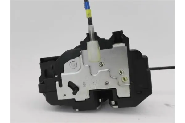 Recambio de cierre electromagnetico trasero derecho para nissan note (e11e) 1.5 dci referencia OEM IAM 825009U100  