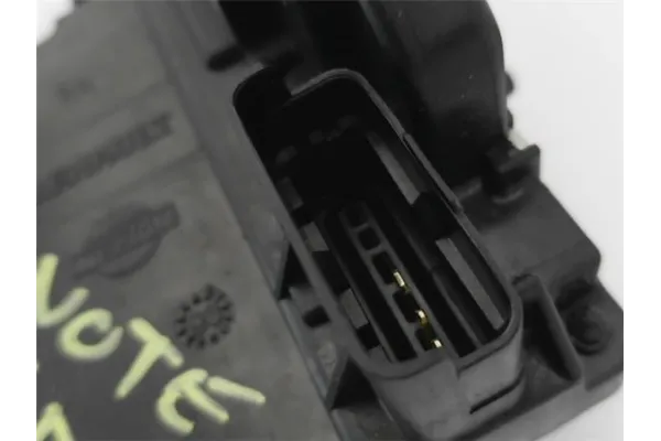 Recambio de cierre electromagnetico trasero derecho para nissan note (e11e) 1.5 dci referencia OEM IAM 825009U100  
