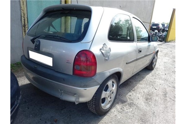 opel corsa b del año 2000