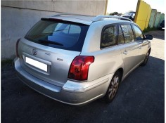 toyota avensis berlina (t25) del año 2005