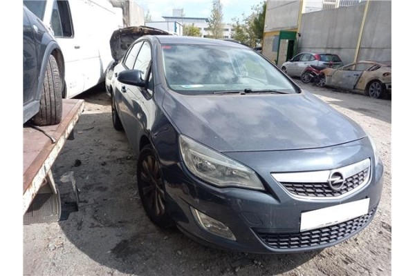 opel astra j del año 2010