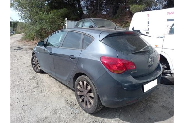 opel astra j del año 2010