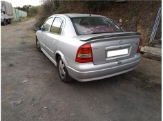 opel astra g berlina del año 2000