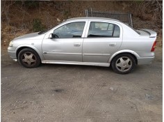 opel astra g berlina del año 2000