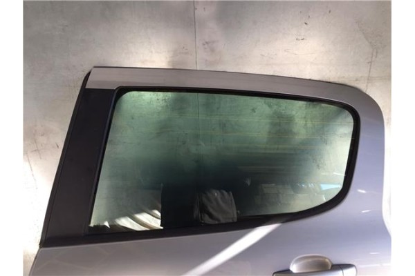 Recambio de puerta trasero izquierda para peugeot 308 1.6 gt referencia OEM IAM 9006L7  