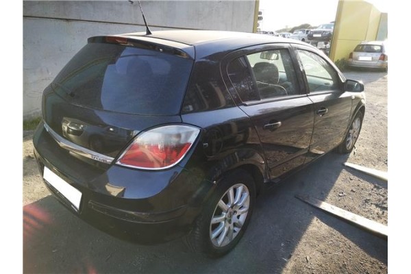opel astra h berlina del año 2004