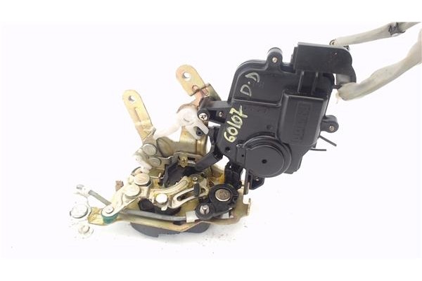 Recambio de cerradura puerta corredera derecha para kia carnival 2.9 crdi referencia OEM IAM 814204D010  