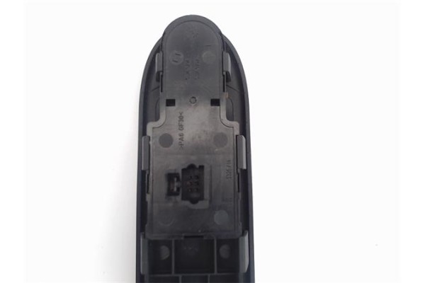 Recambio de mando elevalunas delantero izquierdo para peugeot 307 break / sw (s1) 2.0 hdi 90 referencia OEM IAM 96351622XT  