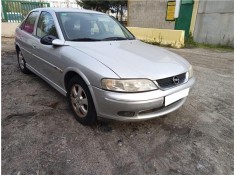 opel vectra b berlina del año 2000