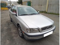 volvo s40 berlina del año 1999
