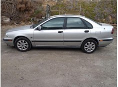 volvo s40 berlina del año 1999