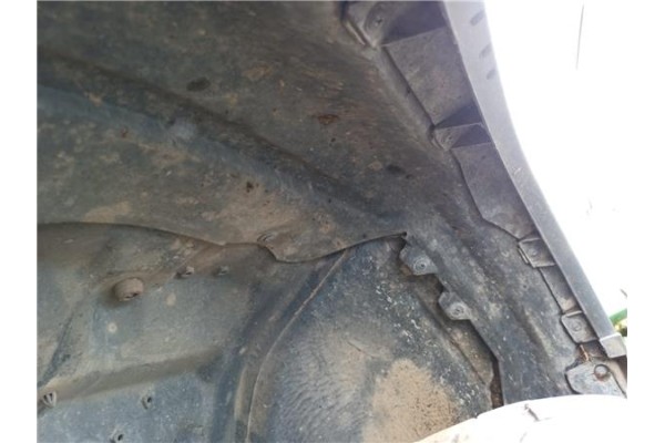 Recambio de protector pase rueda delantero izquierdo para nissan terrano ii (r20) 2.7 td 4wd referencia OEM IAM 638430F010  