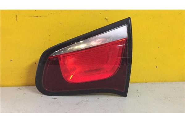 Recambio de piloto interior derecho para citroen c3 1.4 lx referencia OEM IAM 9685225480 9303934280 