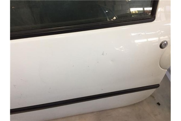Recambio de puerta delantero izquierda para renault twingo ii 1.2 authentique referencia OEM IAM 801010419R  