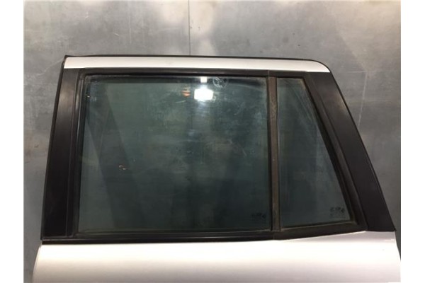 Recambio de puerta trasero izquierda para hyundai santa fe (sm) 2.0 crdi 4x4 referencia OEM IAM 7700326110  