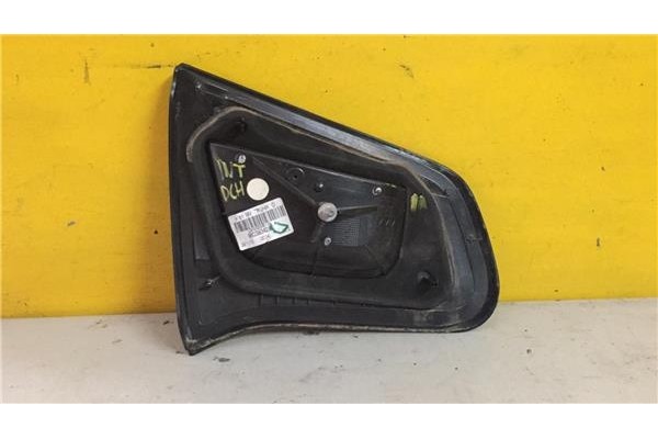 Recambio de piloto interior derecho para citroen c3 1.4 lx referencia OEM IAM 9685225480 9303934280 