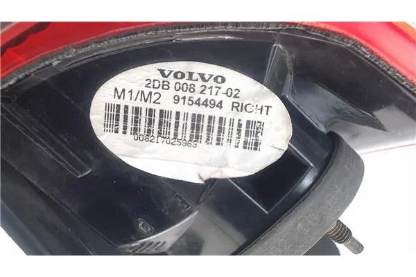 Recambio de piloto superior trasero derecho para volvo v70 familiar referencia OEM IAM 9154494  