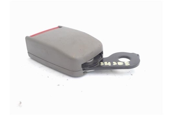 Recambio de anclaje cinturon trasero derecho para citroen xsara picasso 2.0 hdi referencia OEM IAM 8973LG R8886 