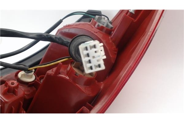 Recambio de piloto trasero derecho para hyundai i20 (pb) 1.2 referencia OEM IAM 924021J000  