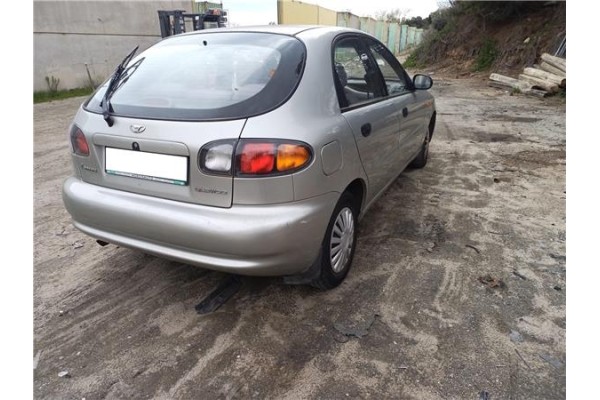 daewoo lanos del año 2002