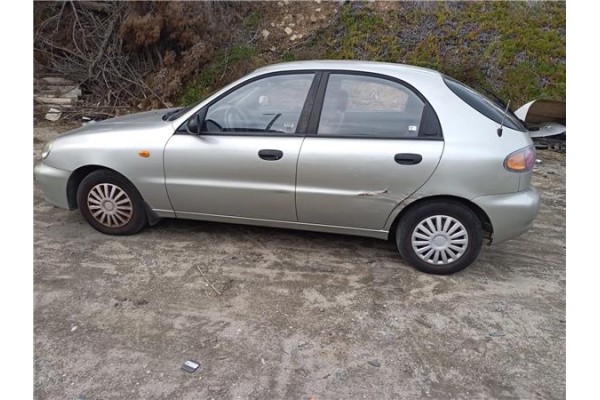 daewoo lanos del año 2002