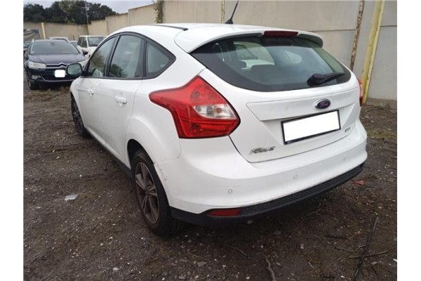 ford focus berlina (cew) del año 2014