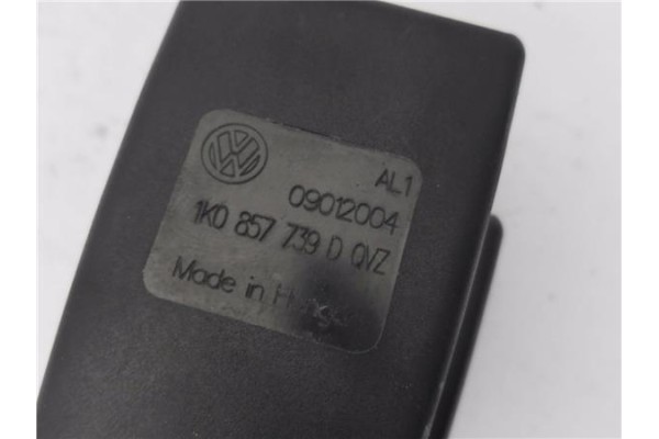 Recambio de anclaje cinturon trasero izquierdo para volkswagen golf v (1k1) 1.9 tdi referencia OEM IAM 1K0857739D  