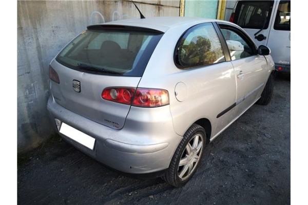 seat ibiza (6l1) del año 2002