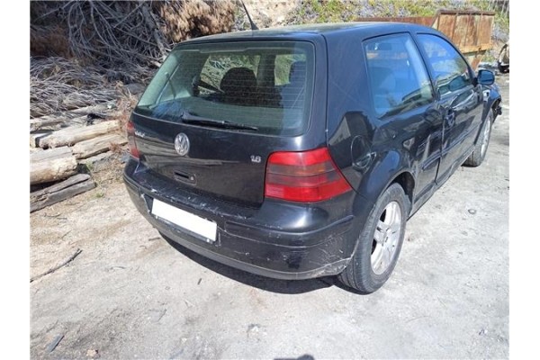 volkswagen golf iv berlina (1j1) del año 2001