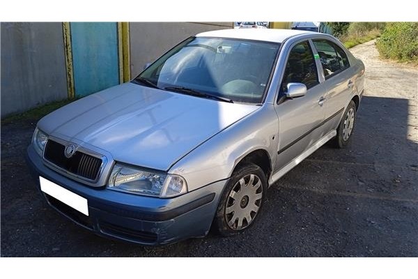 skoda octavia berlina (1u2) del año 2001