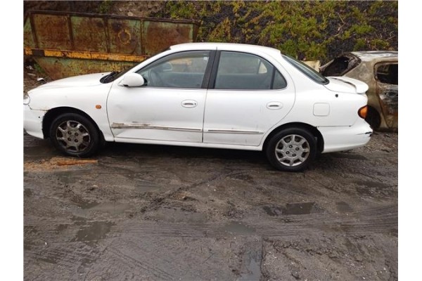 hyundai lantra berlina (rd) del año 1998
