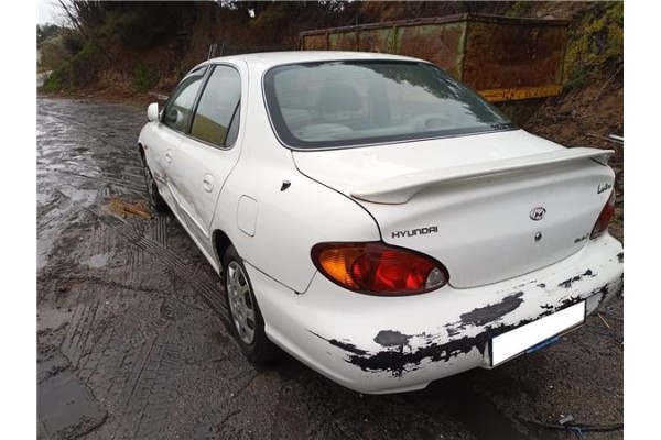 hyundai lantra berlina (rd) del año 1998