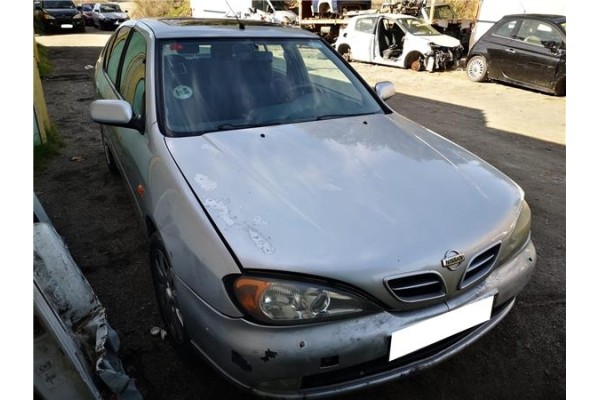 nissan primera berlina (p11) del año 2000