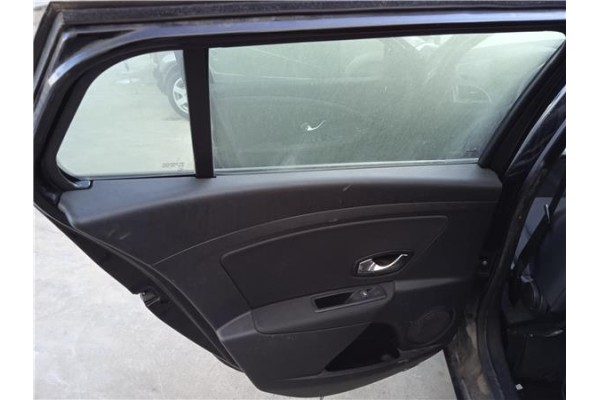 Recambio de puerta trasero izquierda para renault megane iii sport tourer 1.5 dynamique referencia OEM IAM 821012909R 821013577R