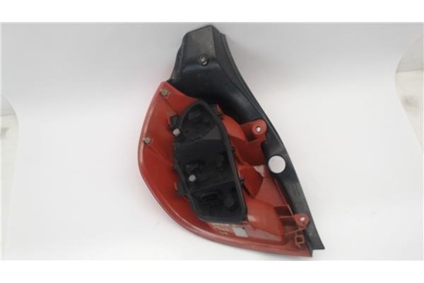 Recambio de piloto trasero derecho para renault clio iii 1.5 dci referencia OEM IAM 89035080  