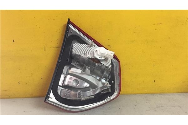 Recambio de piloto interior derecho para citroen c4 picasso 1.6 cool referencia OEM IAM 9653547677  
