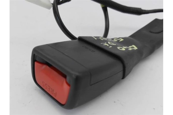 Recambio de anclaje cinturon delantero izquierdo para toyota aygo (kgb/wnb) 1.0 básico referencia OEM IAM 732300H021B2  