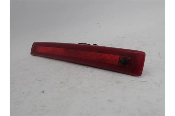 Recambio de luz central de freno para renault clio iii 1.5 dci referencia OEM IAM 8200245578  