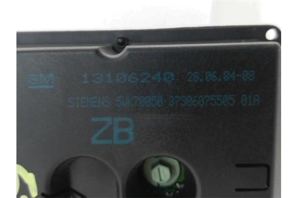 Recambio de display para opel zafira a 2.0 dti 16v referencia OEM IAM 13106240  