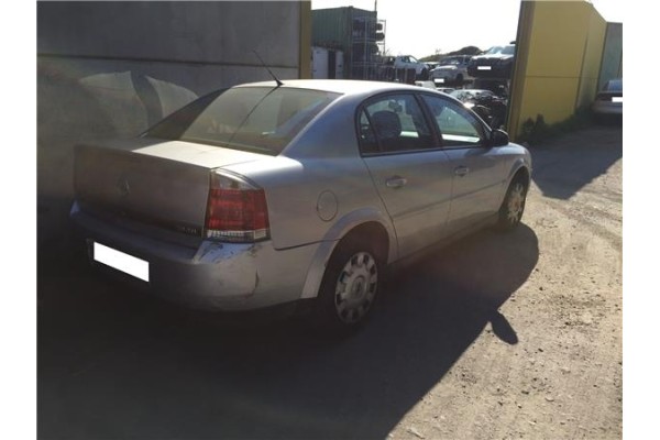 opel vectra c berlina del año 2004